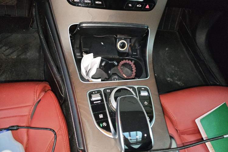 Used Mercedes-Benz GLC 2018 GLC 300 4MATIC Sport Edition Gear Lever