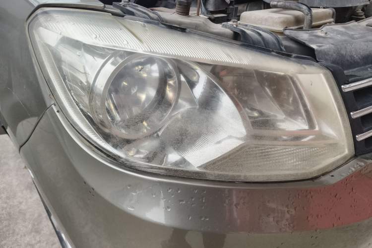 Used Dongfeng Fengon 2013 1.5L Manual Deluxe Model DK15 Right Front Headlight