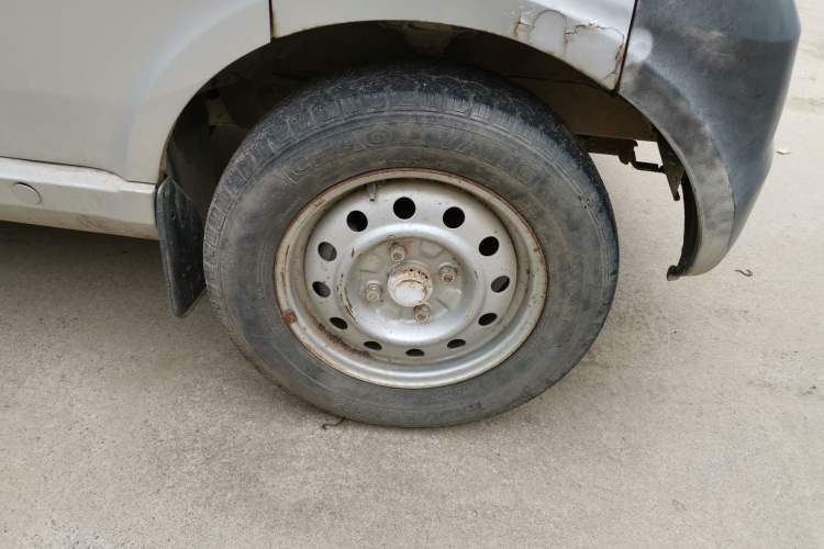 Used Wuling Rongguang 2011 1.2L Base Version
