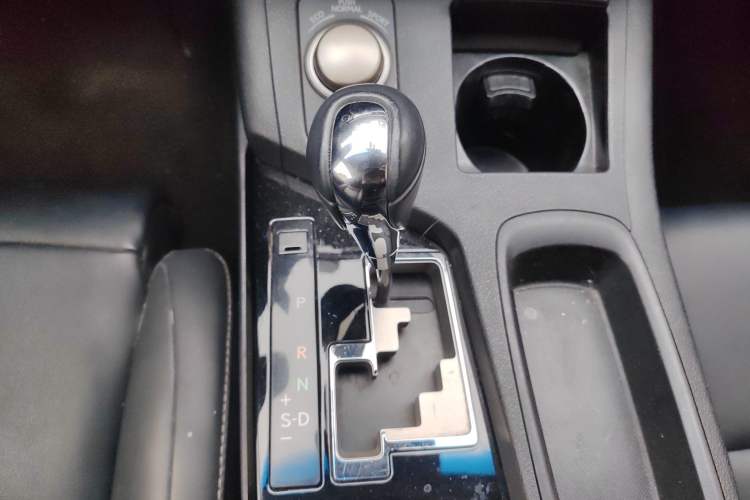 Used Lexus ES 2013 300h Elite Edition Gear Lever