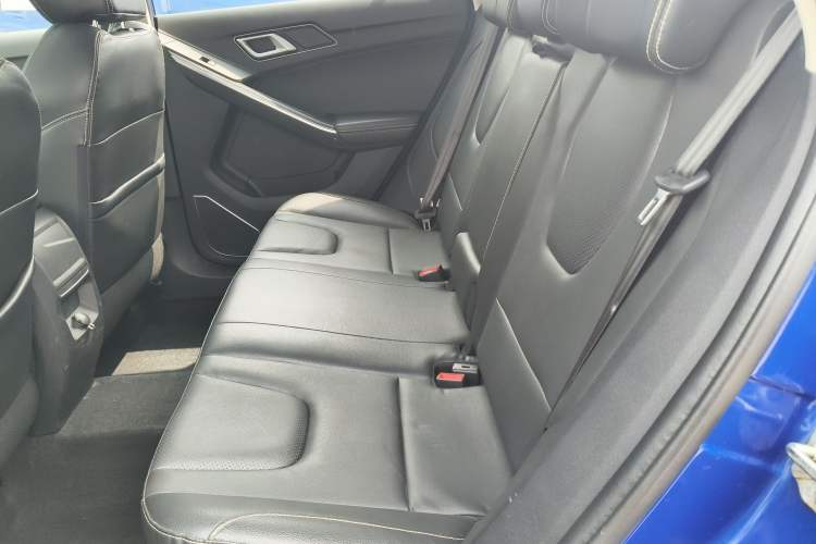 Used JMC Yusheng S330 2016 1.5L GTDi Automatic Two-Wheel Drive Fashion Edition Left Rear Seat