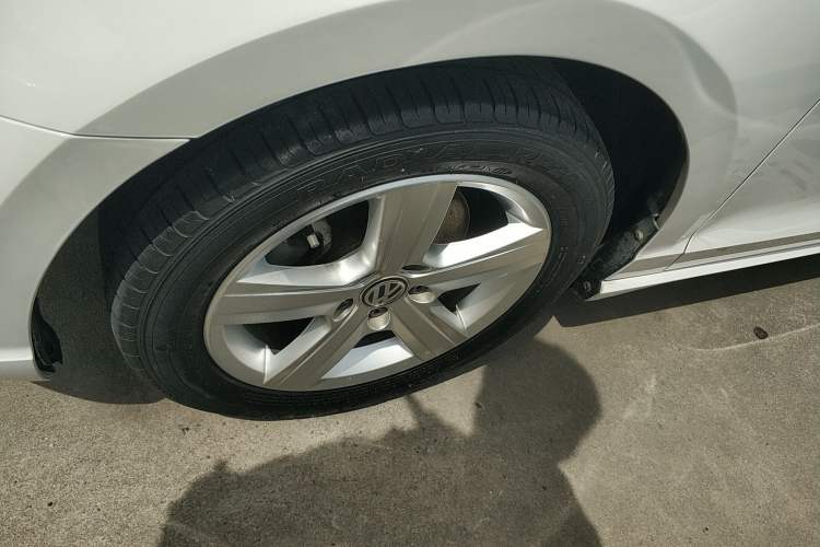 Used Volkswagen Lamando 2015 230TSI DSG Fashion Edition
