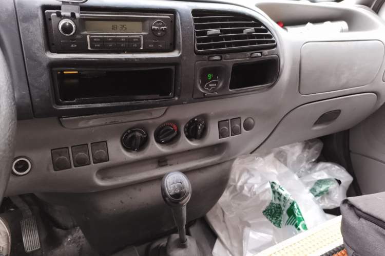 Used Ford Classic Transit 2013 2.8T Diesel Van Short Wheelbase Mid-Roof JX493ZLQ4