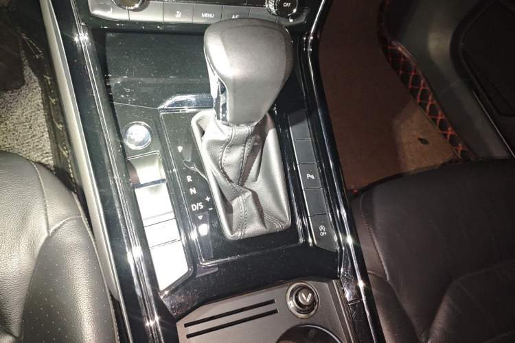 Used Volkswagen Phideon 2018 Revised Version 380TSI Two-Wheel Drive Business Edition