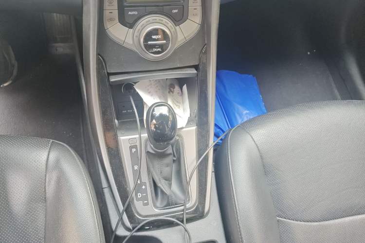 Used Hyundai Elantra (5th Generation / Langdong) 2015 1.6L Automatic Luxury Model
