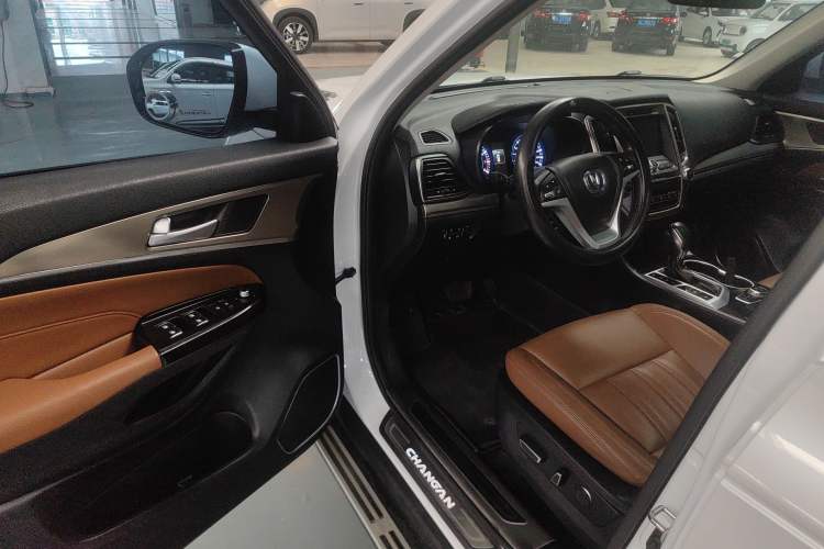 Used CHANGAN CS95 2017 2.0T Two-Wheel Drive Zhitu Edition Driver Seat
