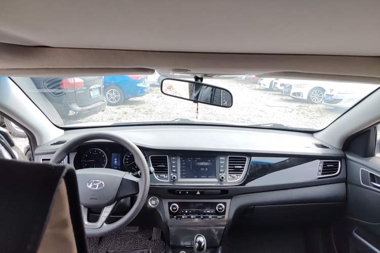 Used Hyundai Mistra 2016 1.8L Automatic Smart GLS Headliner