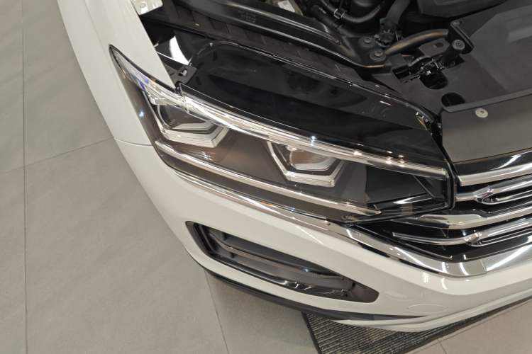 Used Volkswagen Tayron 2019 330TSI Two-Wheel Drive Luxury Model China VI Standard Right Front Headlight