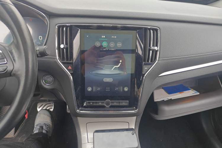 Used Roewe RX5 New Energy 2017 ERX5 EV400 Electric Internet Supreme Edition Audio And AC Panel