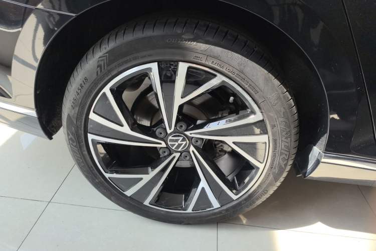 Used Volkswagen Magotan 2020 330TSI DSG Luxury Edition Right Rear Wheel Hub