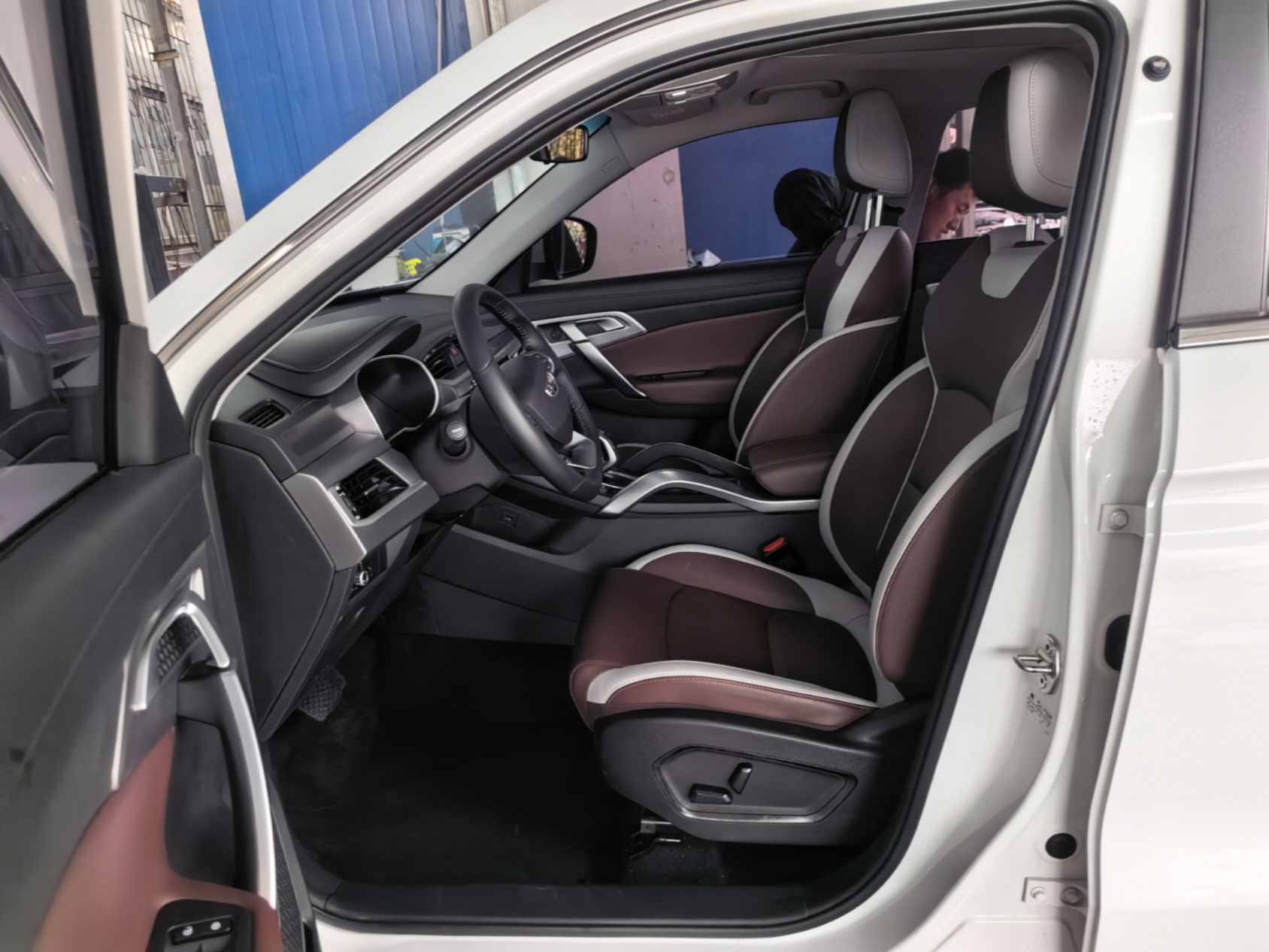 Geely Auto Emgrand X7 Sport 2022 1.8TD DCT Zhiya Trim — снимка 17
