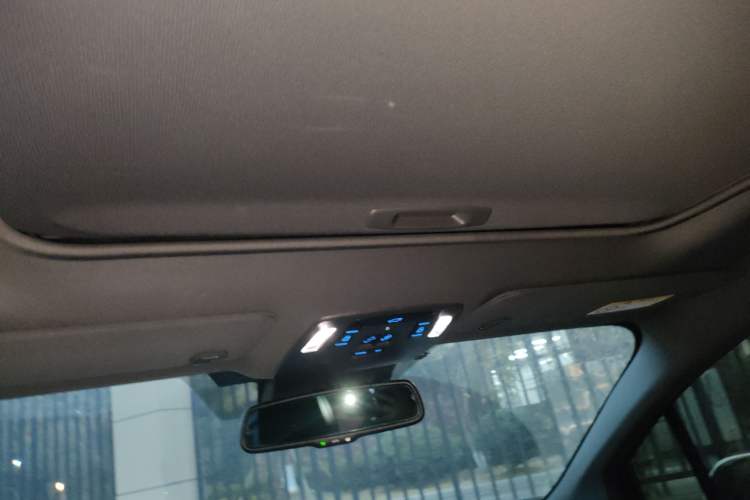 Used Toyota SIENNA 2021 2.5L Hybrid Ultimate Edition