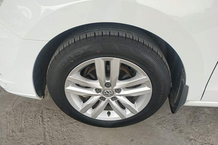 Used Volkswagen Jetta 2019 Dream Edition 1.4L Manual Fashion Version
