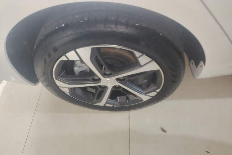 Used Geely Auto Emgrand L 2022 1.4T CVT Flagship Edition Exterior 5