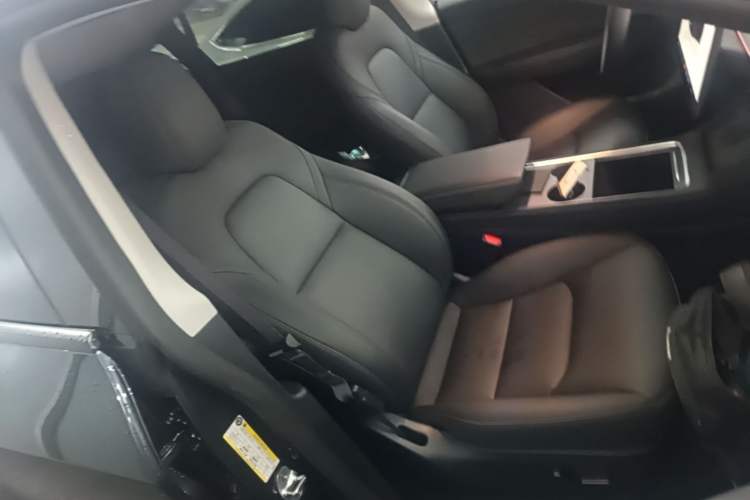 Used Tesla Model Y 2024 Long-Range All-Wheel-Drive Version