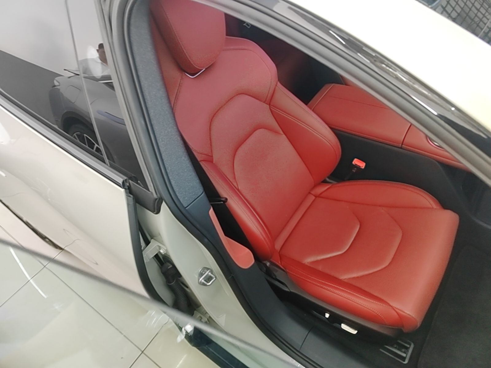 Xiaomi Auto SU7 2024 Rear-Drive Ultra-Long Range Advanced Pro-Level Intelligent Driving Version — снимка 19