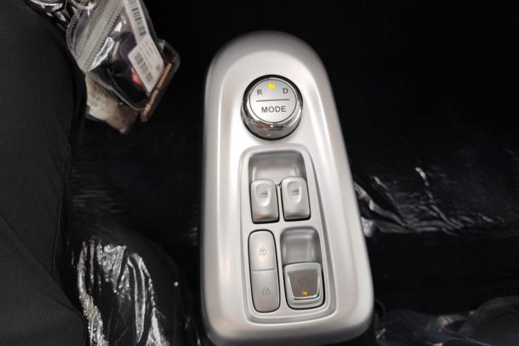 Used CHANGAN NEVO Lumin 2026 Model Treasure Edition 205km Passionate Beige Ningde Gear Lever