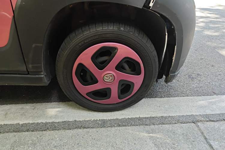 Used Baojun E100 2017 Intelligent Edition Right Front Wheel Hub