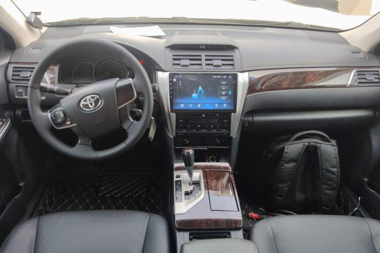 Used Toyota Camry 2015 2.0G Premier Edition Center Console