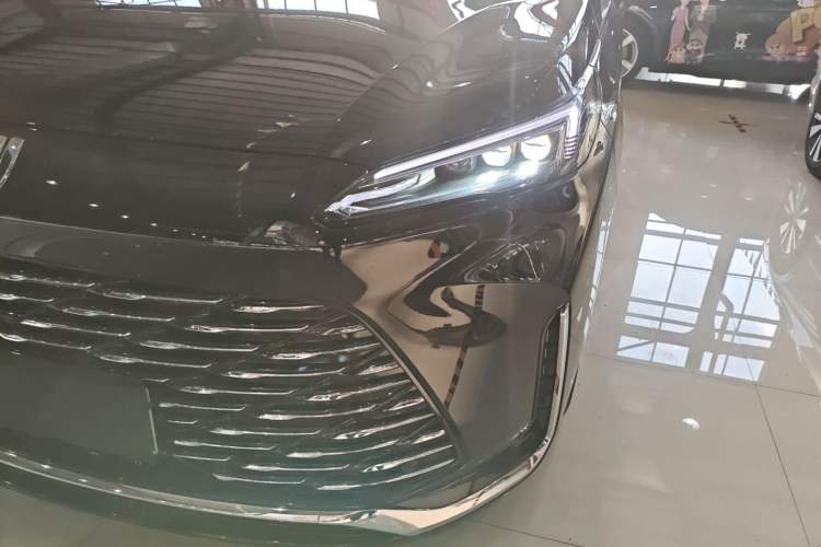 Used Buick GL8 New Energy 2025 Lu Shang Luxury Edition 7-Seater