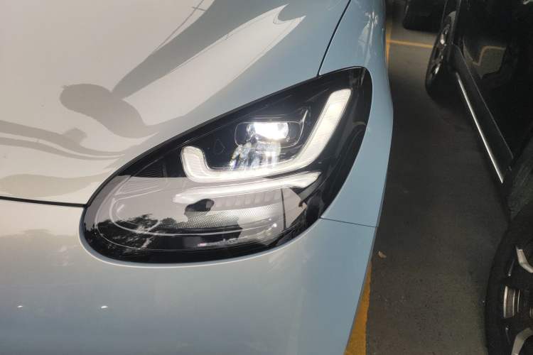 Used Wuling Bingo 2025 333 km Lingxi Deluxe Edition Left Front Headlight