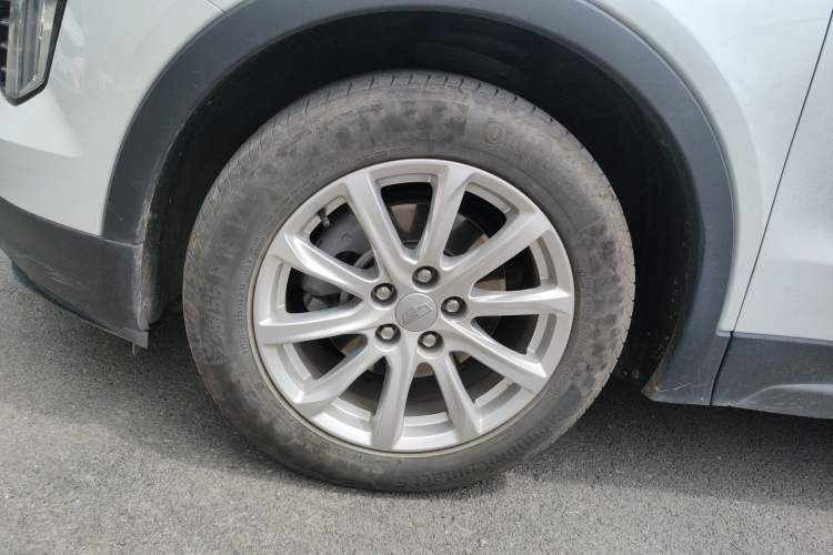 Used Cadillac XT4 2021 28T Two-Wheel Drive Tech Edition Left Front Wheel Hub