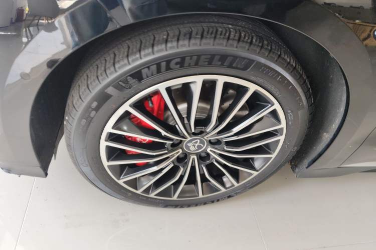 Used BYD Han 2025 EV with 701 km of Laser Radar-Enabled Intelligent Driving