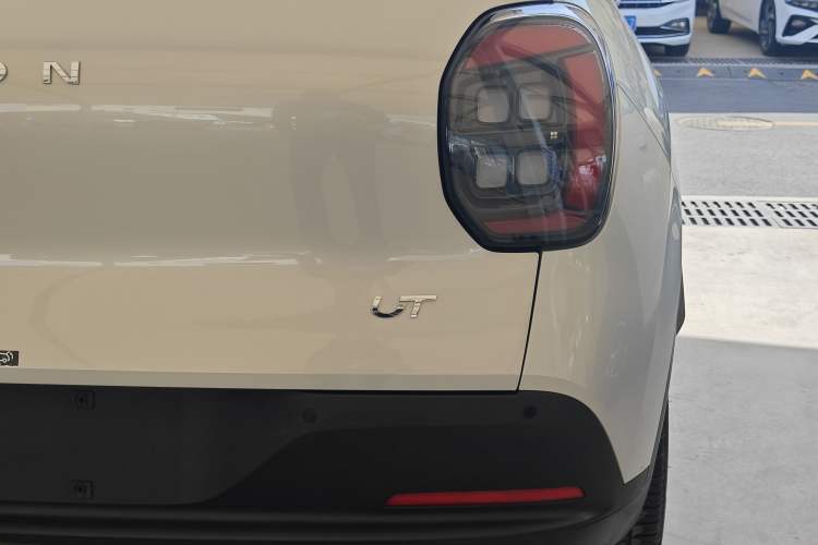 Used AION UT 2025 420 Prestige Edition Exterior 3