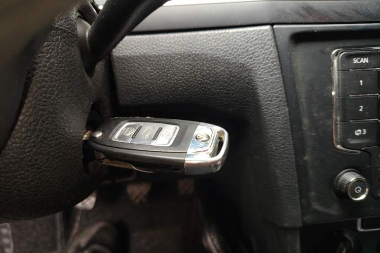 Used Volkswagen Bora 2016 1.6L Manual Fashion Edition Vehicle Key