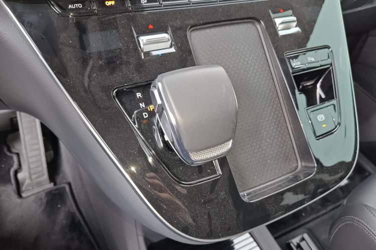 Used Hongqi HQ9 PHEV 2024 2.0T Four-Wheel Drive Business Edition