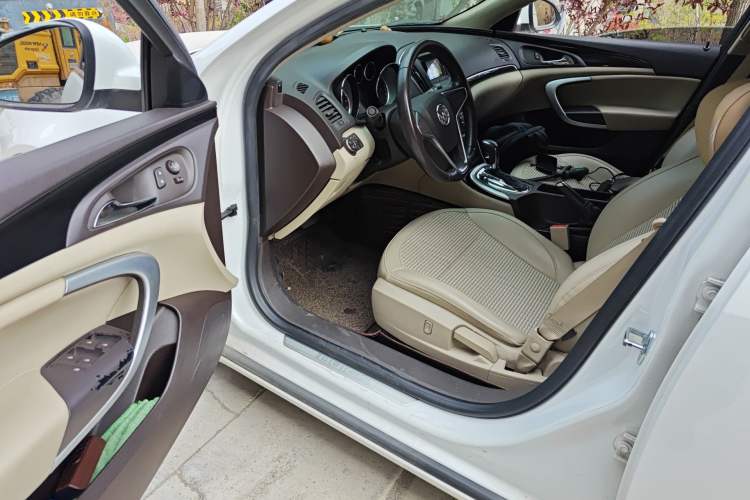 Used Buick Regal 2015 2.0L Leading Fashion Edition