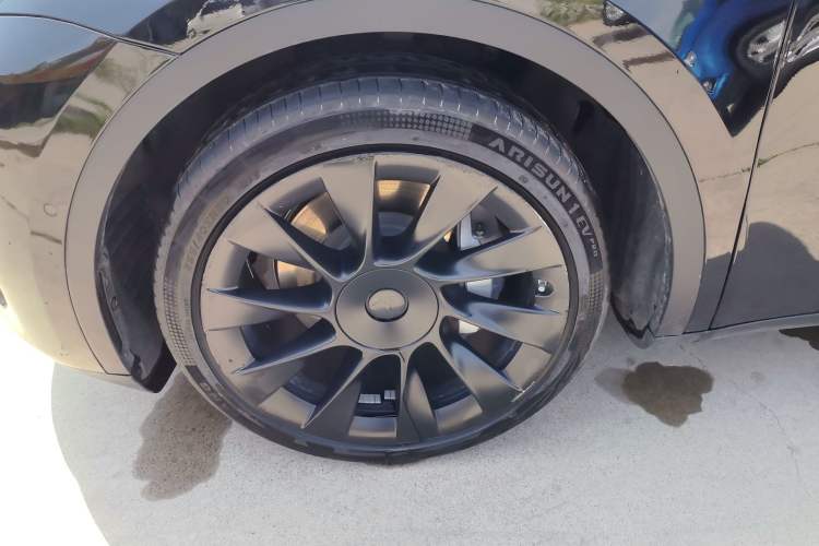 Used Tesla Model Y 2021 Standard Range Rear-Wheel Drive Version