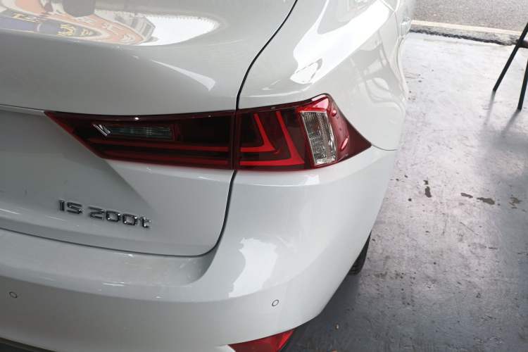 Used Lexus IS 2015 200t F SPORT