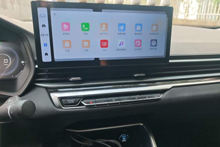 Used Geely Auto Emgrand 2023 4th Generation Champion Edition 1.5L CVT Prestige Model
