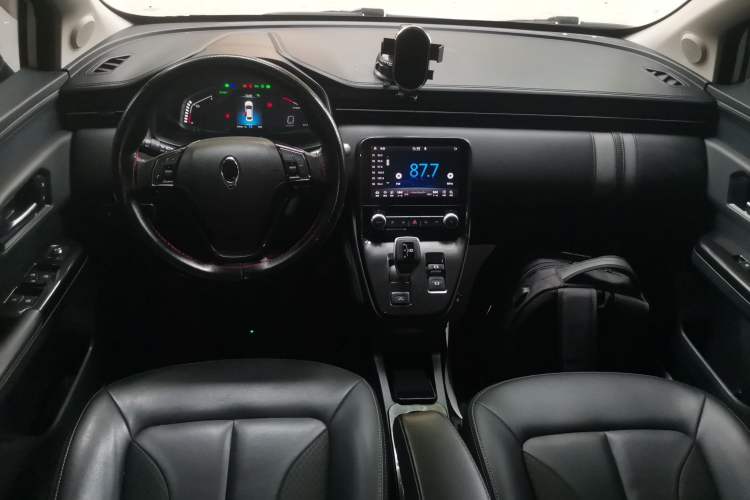 Used ORA iQ 2018 High-Range Version Smart Connectivity Model
