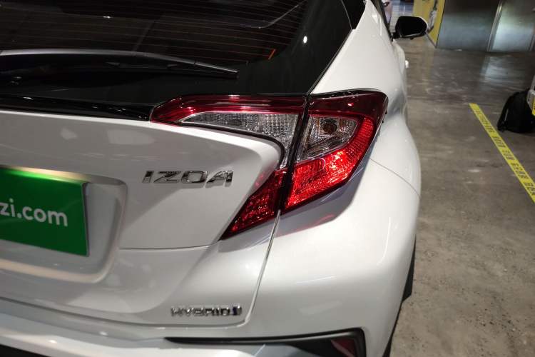 Used Toyota IZOA 2022 Dual-Motor 2.0L Yi Xing Edition
