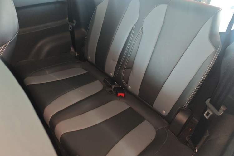 Used Roewe Clever 2021 302 km New Four-Seater Super-Efficient Version