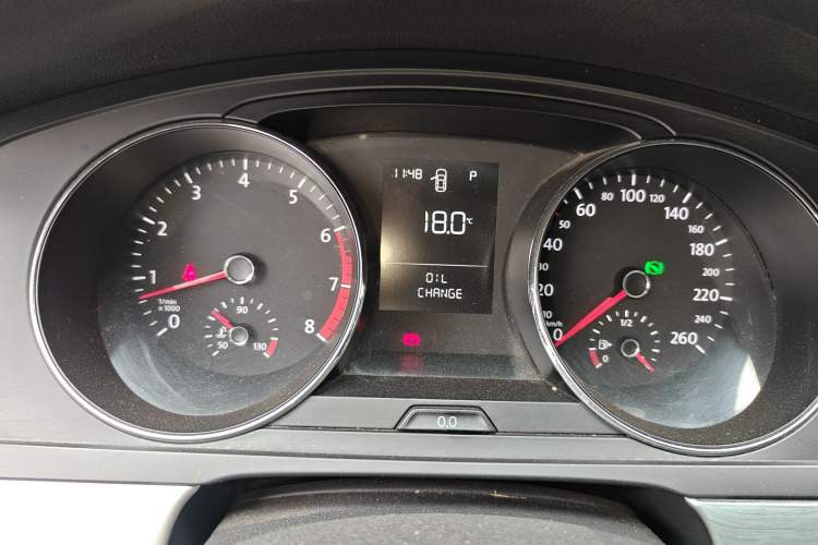 Used Volkswagen Lamando 2015 230TSI DSG Fashion Edition
