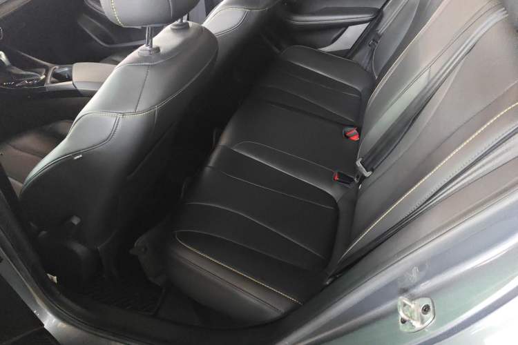 Used Roewe i5 2021 Revised 1.5L CVT Starry Edition Left Rear Seat