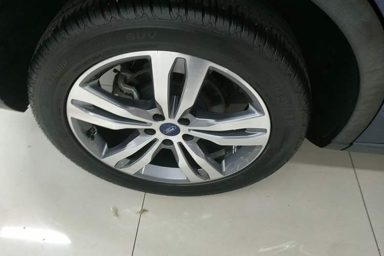 Used Ford Equator Sport 2023 EcoBoost 170 Premier PLUS Model Right Rear Wheel Hub