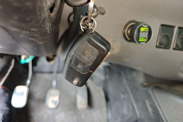 Used JMC Transit 2017 2.8T Commercial Version Short Wheelbase Mid-Roof 6/7/8-Seater JX493 Vehicle Key