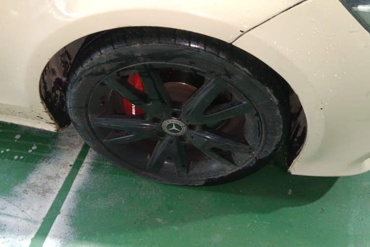 Used Mercedes-Benz CLS 2012 CLS 300 CGI Right Front Wheel Hub