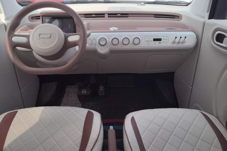 Used Bestune Pony 2026 222km Colorful Horse Audio And AC Panel