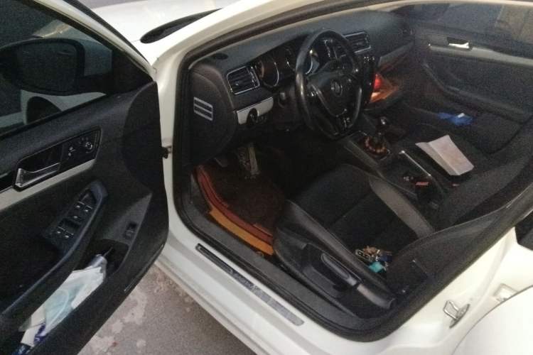 Used Volkswagen Sagitar 2017 230TSI Manual Comfort Model
