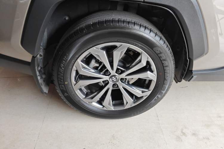 Used Toyota RAV4 2023 2.0L CVT Two-Wheel Drive Fashion Edition Exterior 4