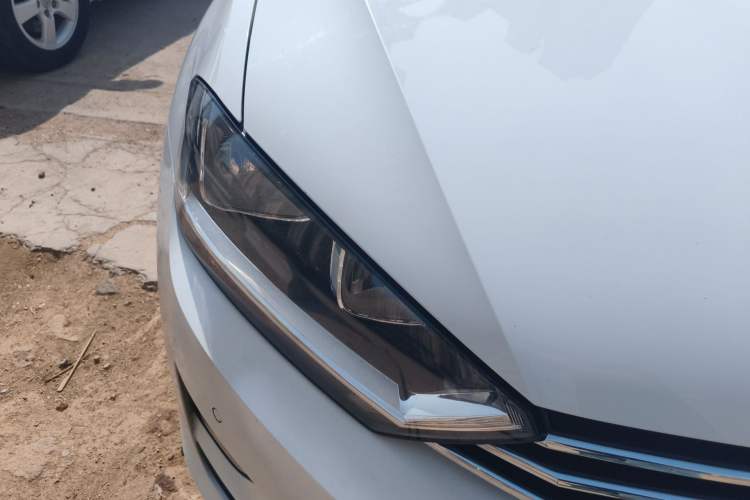 Used Volkswagen Golf Sportsvan 2016 230TSI Automatic Trend Edition Right Front Headlight