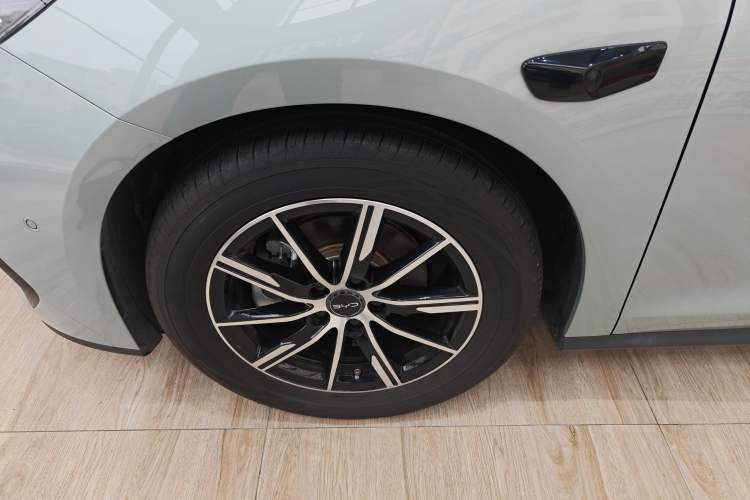 Used BYD Seal 06 New Energy 2025 DM-i Smart Drive 120KM Deluxe Model Exterior 4