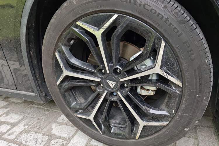 Used Deepal L07 2024 230Max Range-Extended Version Right Front Wheel Hub