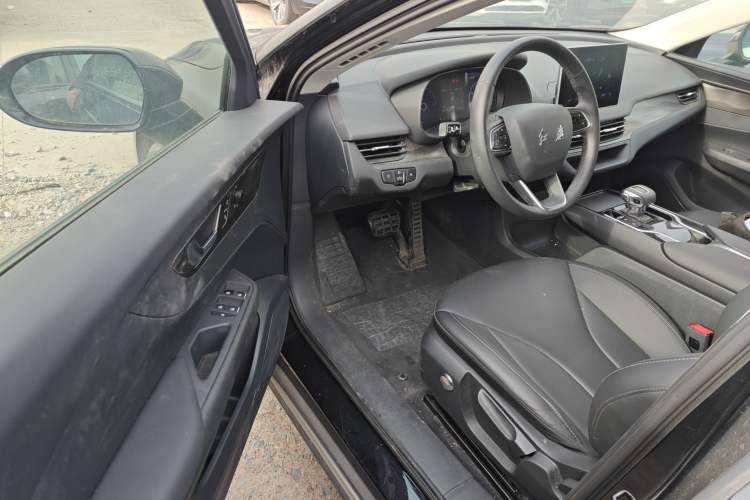 Used Hongqi E-QM5 2022 431 km Charge & Enjoy Edition Driver Seat