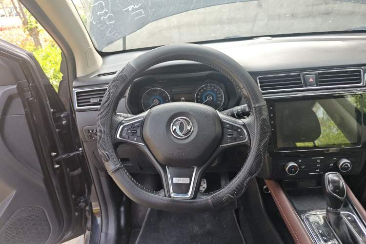 Used Dongfeng Fengon 580 2016 Revised Version 1.5T CVT Luxury Edition Steering Wheel